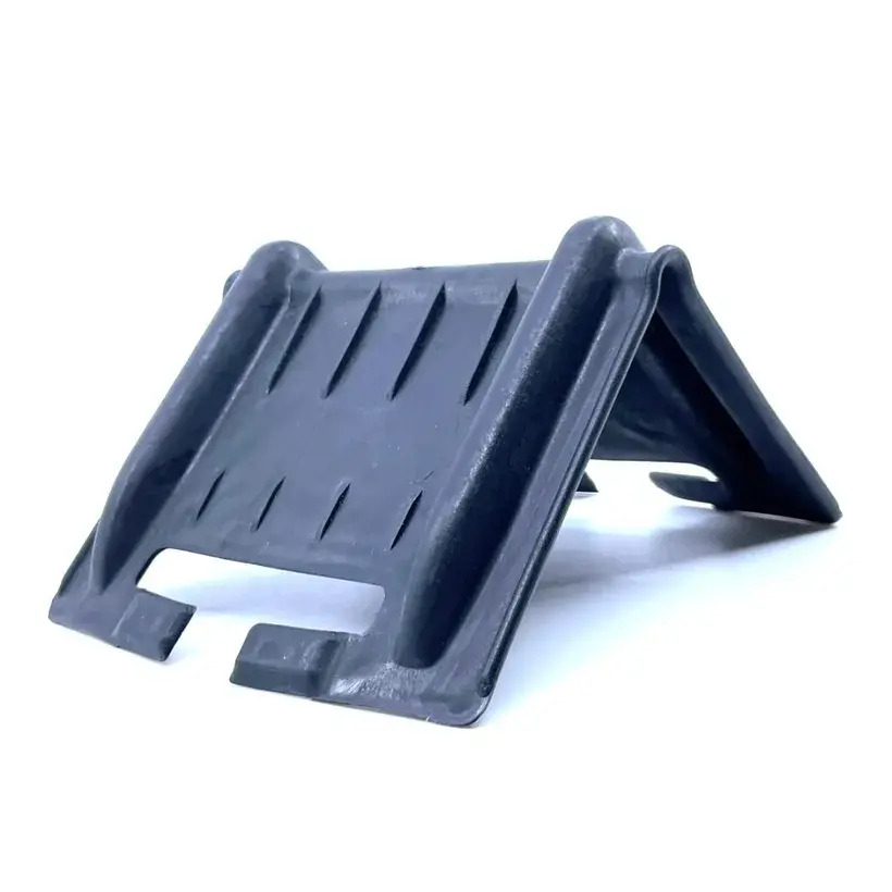 Ochranný plastový roh 100x140x80mm proti prerezaniu upínacieho pásu