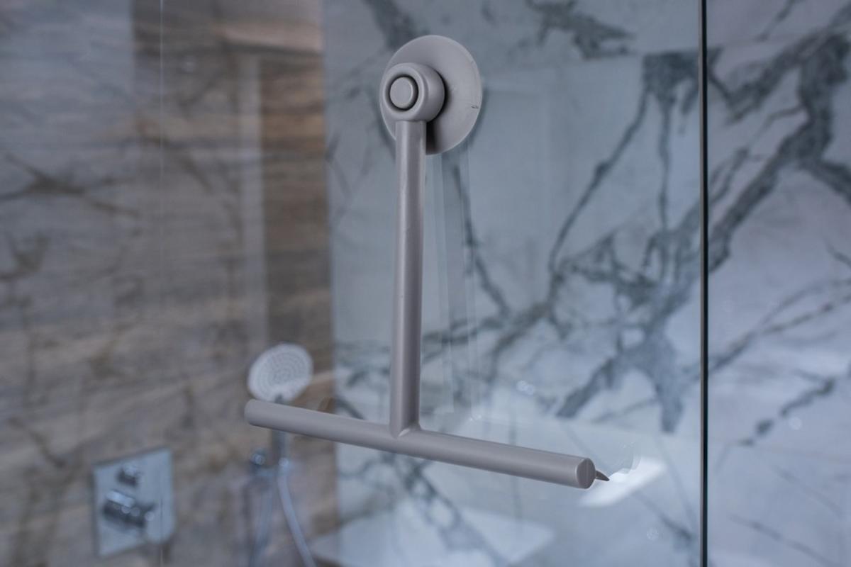 Stierka kúpeľňová s prísavkou